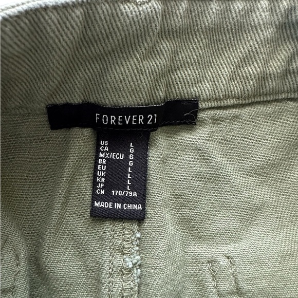 Forever 21 Olive Green Mini Denim Jean Skirt L Utility Y2K Grommet Belt
A178 - Picture 5 of 5